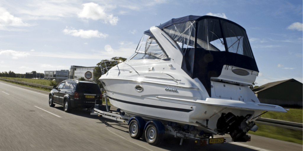 remorque bateau avec voiture